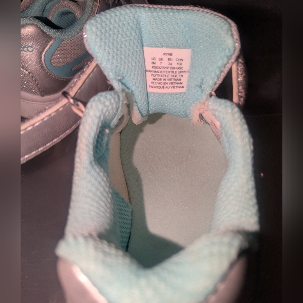 Toddler 8 Wide Silver and Light Blue Velcro Athletic Shoes - Picture 5 of 5